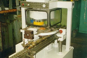 Укупорочная машина для маленьких консерв тип Б4 – КЗК – 79 А после капитального ремонта.